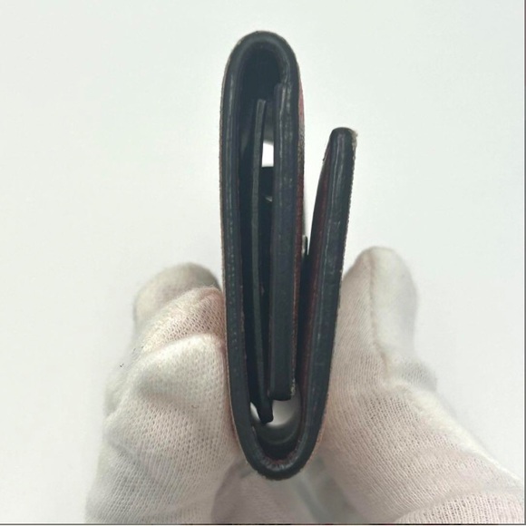 Gucci Floral KeyCase - Picture 13 of 14